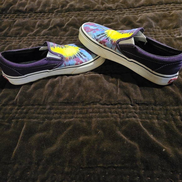 Vans - Picture 5 of 7